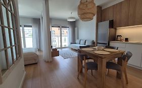 Luxurious Cinnamon Apartment, Self Check-In 24H, Free Parking, Air-Conditioning